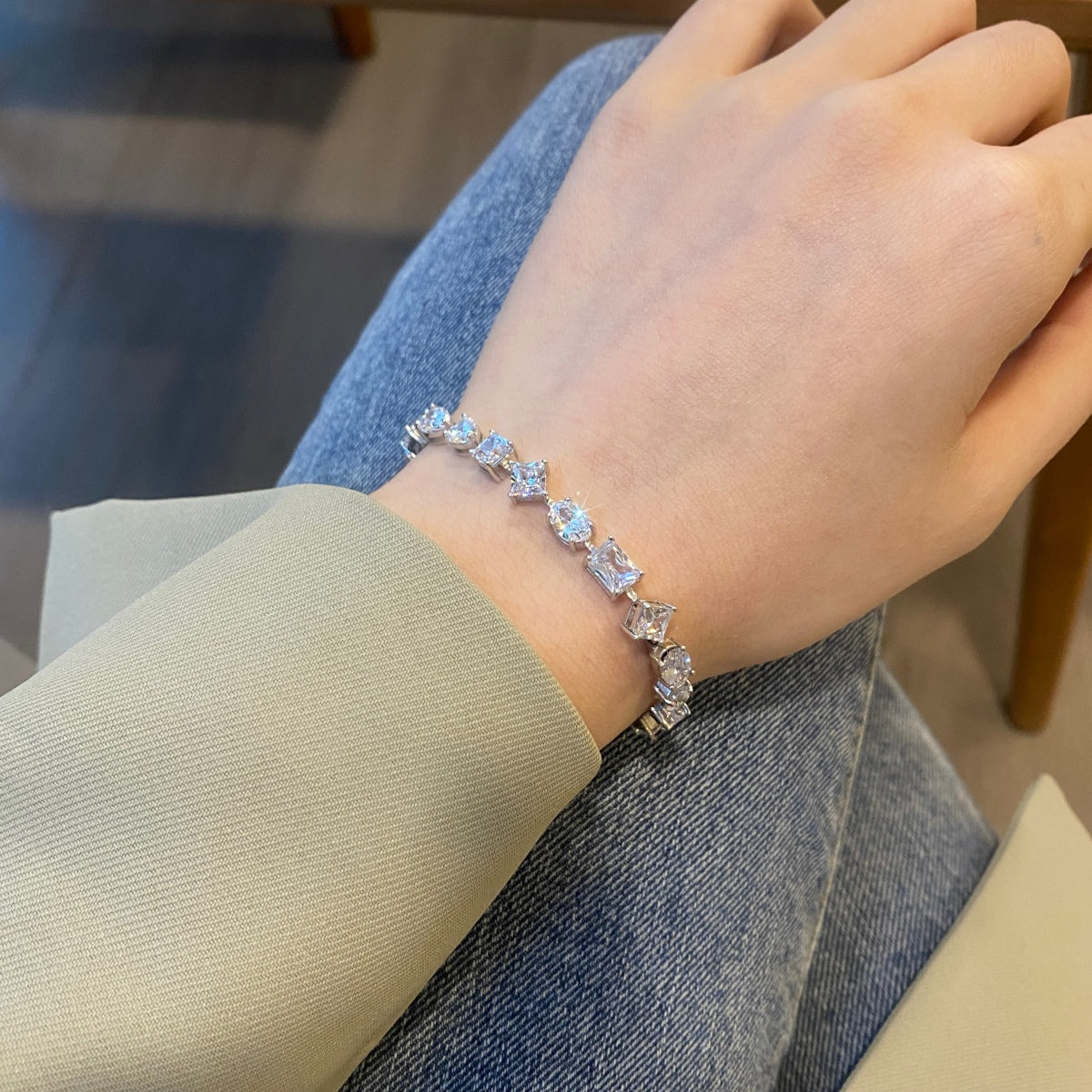 [Am jewelry]Unique Exquisite Multi Cut Daily Bracelet