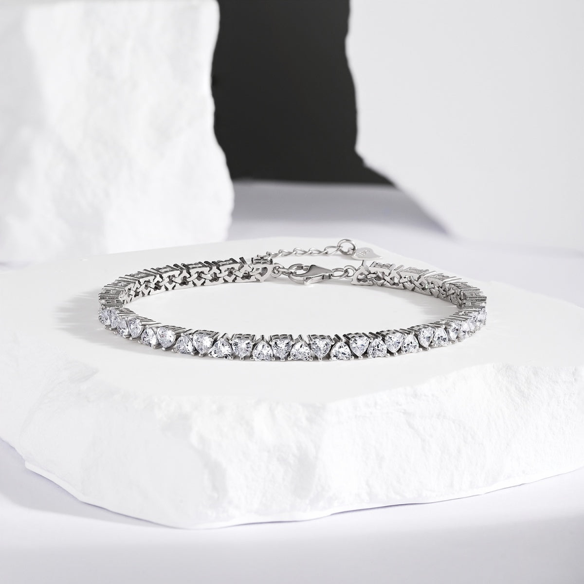 [Am jewelry]Dazzling Romantic Heart Shape Lover Bracelet