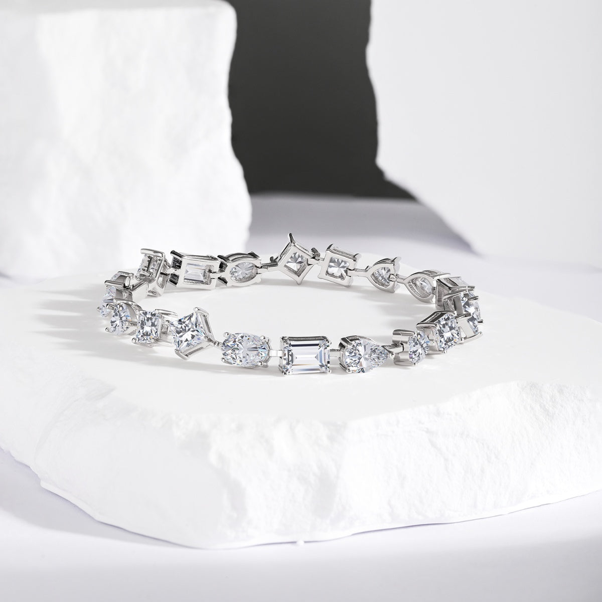 [Am jewelry]Unique Exquisite Multi Cut Daily Bracelet