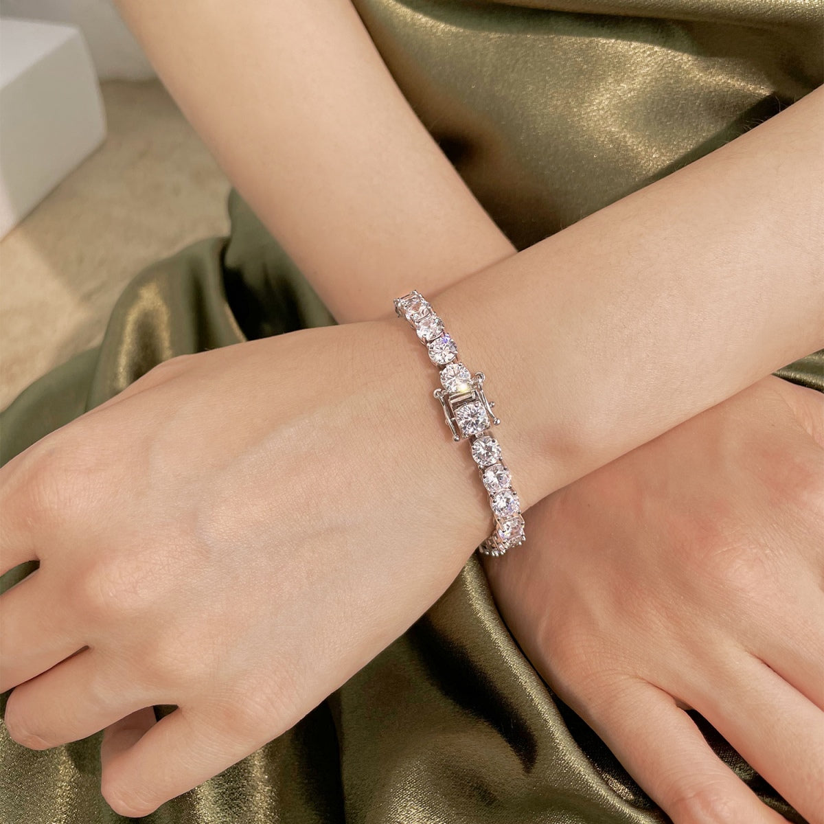 [Am jewelry]0.75 Carat Dazzling Round Cut Wedding Bracelet