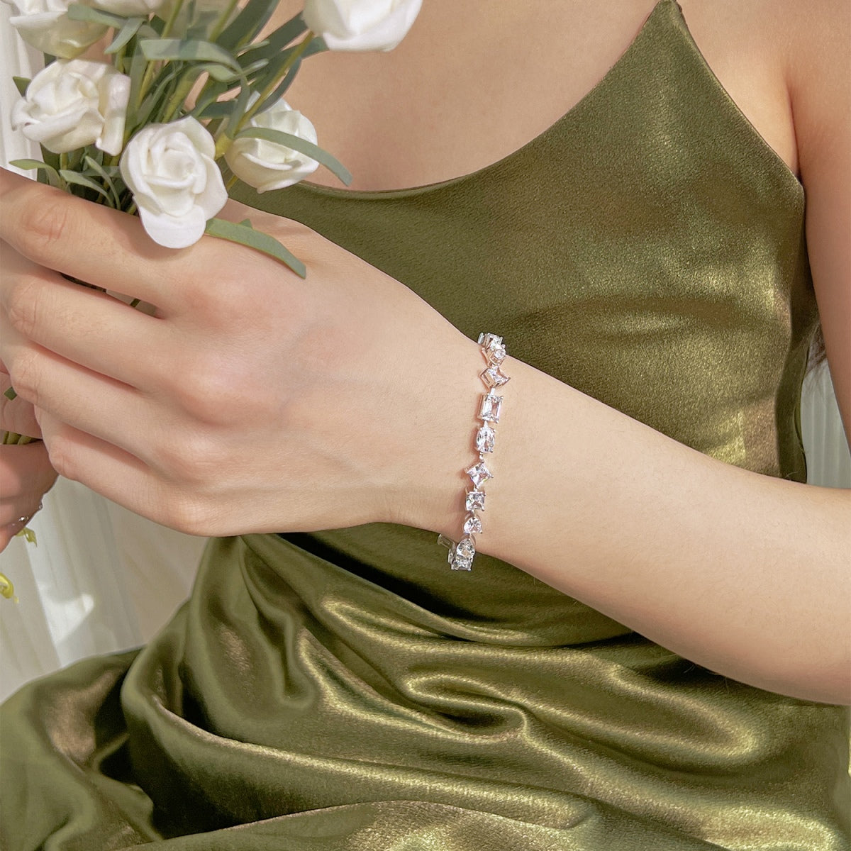 [Am jewelry]Unique Exquisite Multi Cut Daily Bracelet