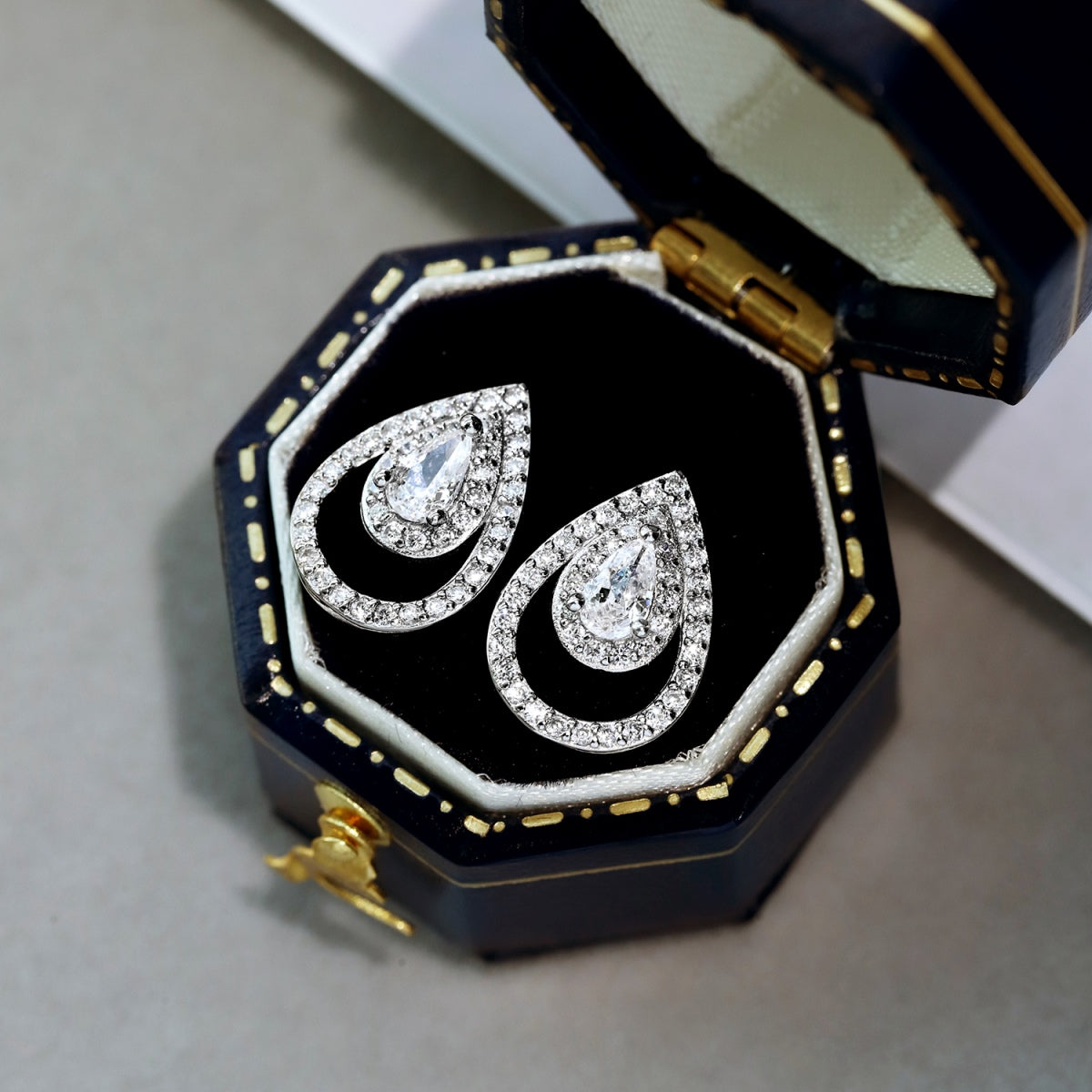 [Am jewelry]Sparkling Delicate Water Drop Shape Daily Earrings