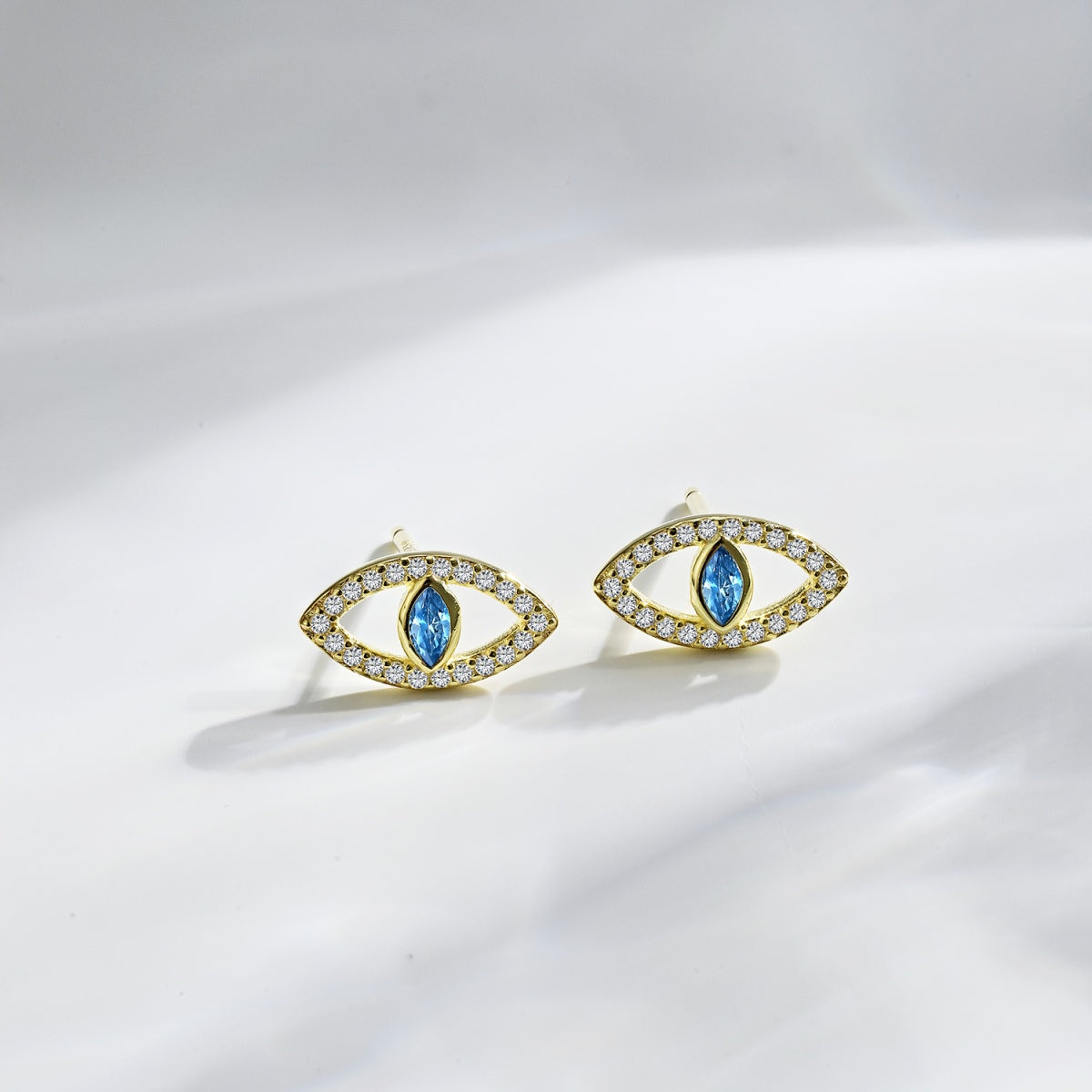 [Am jewelry]Blue Devil Eyes Hollow Stud Earrings