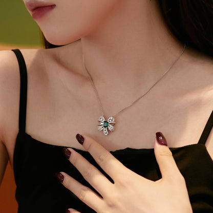 [Am jewelry]Luxurious Flower Shape Emerald Cut Necklace