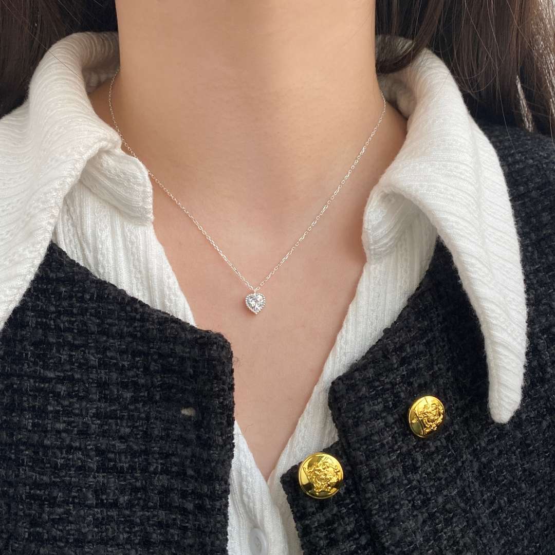 [Am jewelry]Ornate Heart Shape Necklace
