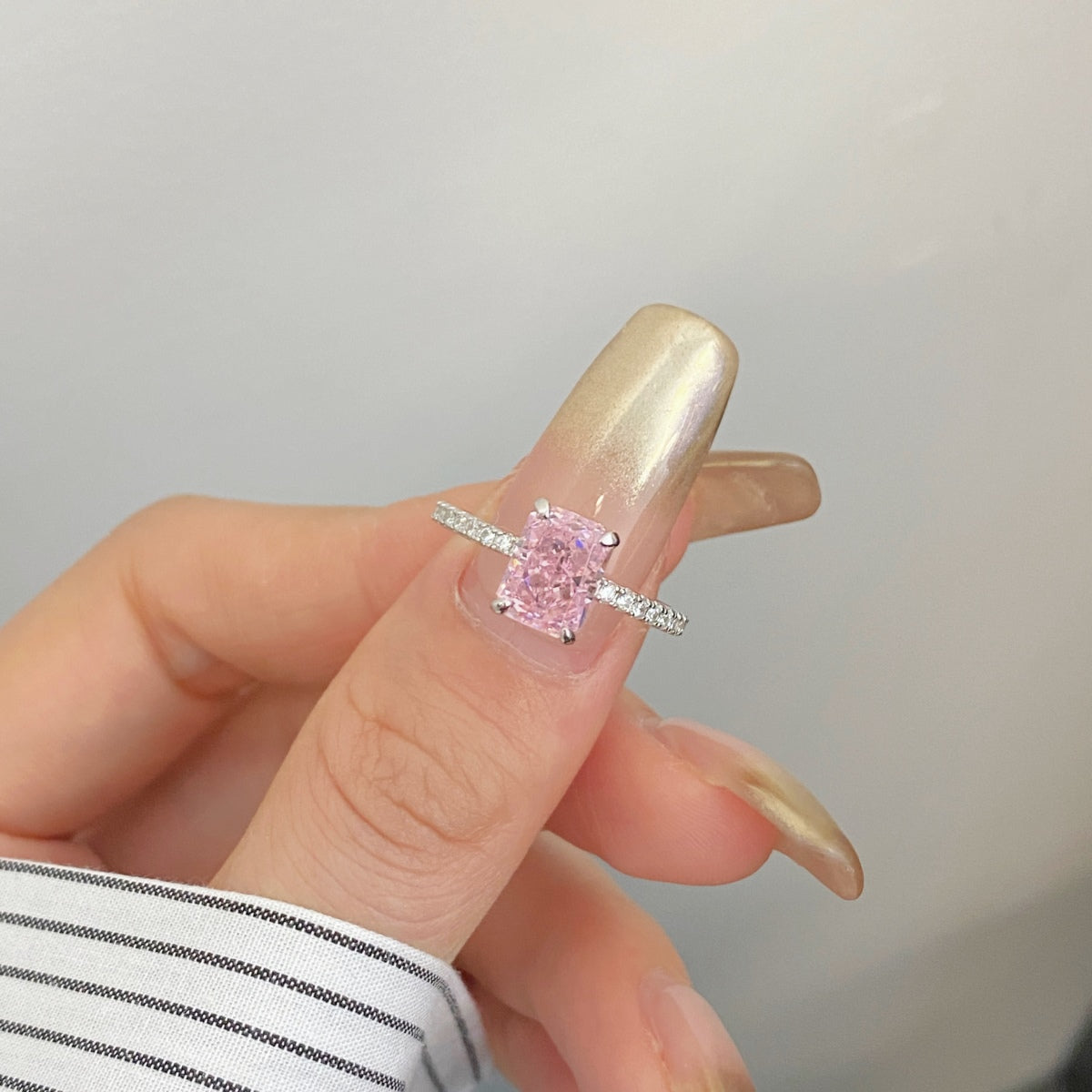[Am jewelry]2.0 Carat Dazzling Sparkling Radiant Cut Party Ring