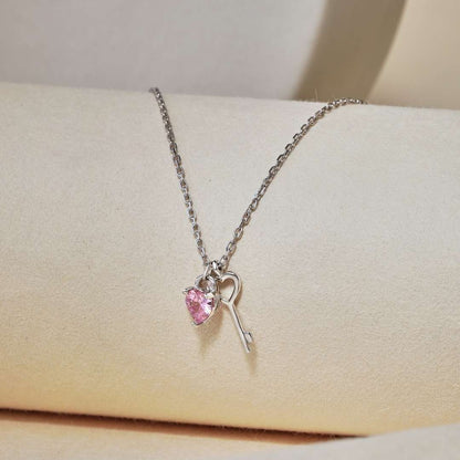 [Am jewelry]Unique Heart Shape Key Pendent Necklace