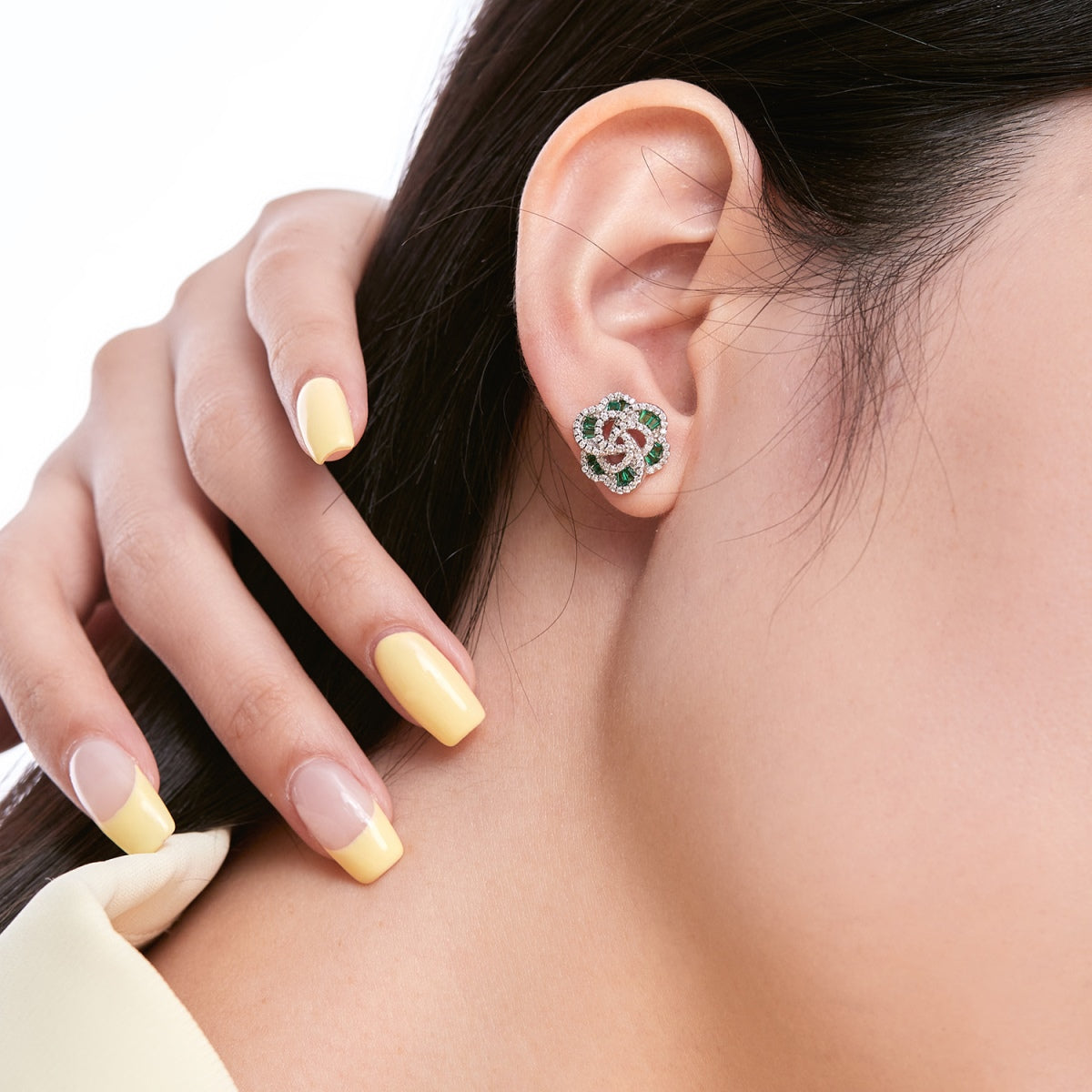 [Am jewelry]Exquisite Flower Shape Daily Earrings