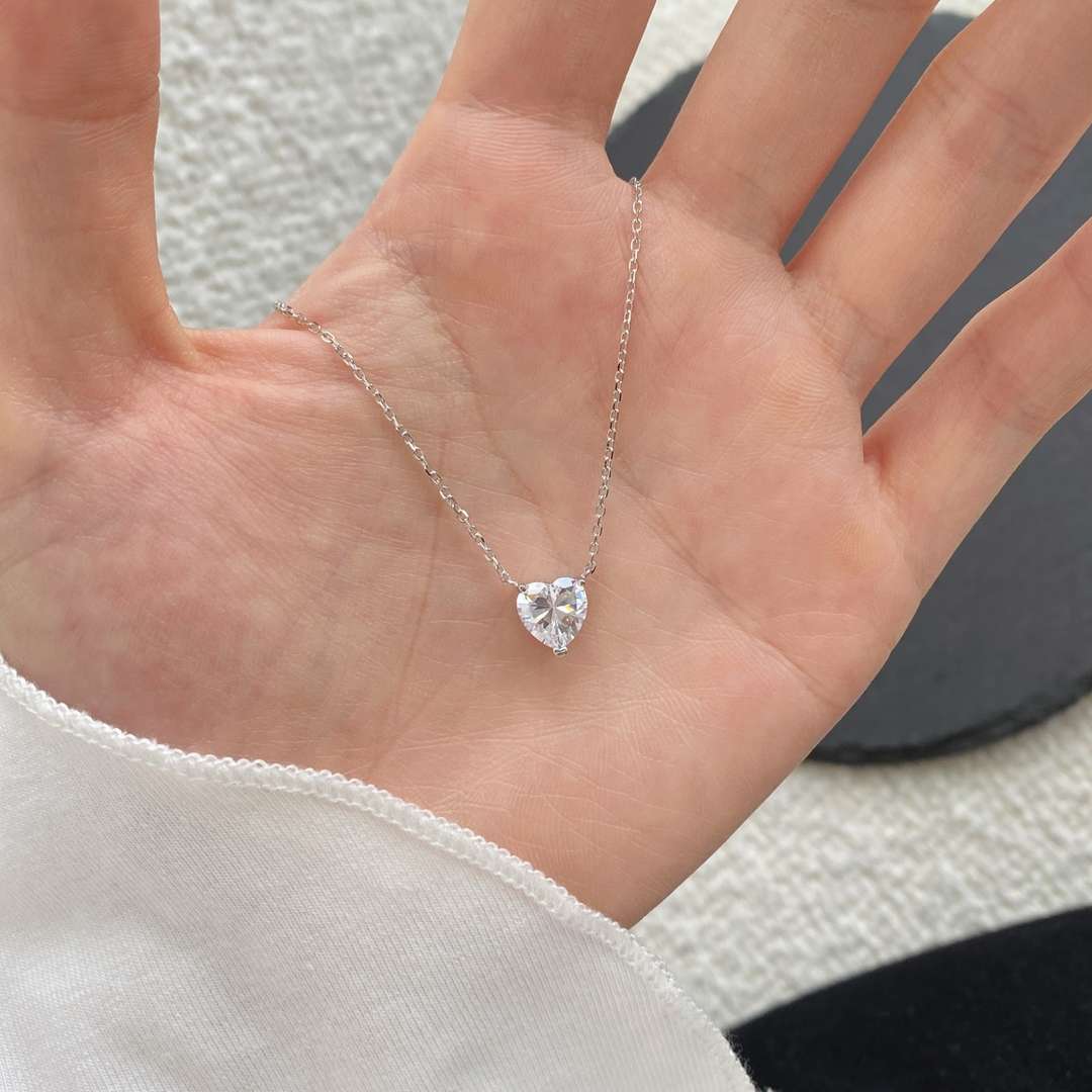 [Am jewelry]Heart Shape Main Stone Pendant Collarbone Necklace