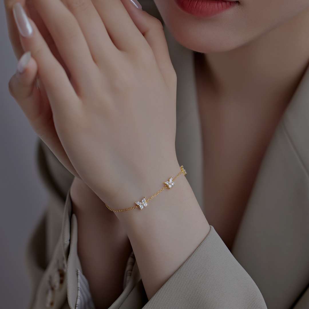 [Am jewelry]Radiant Butterfly Shape Necklace