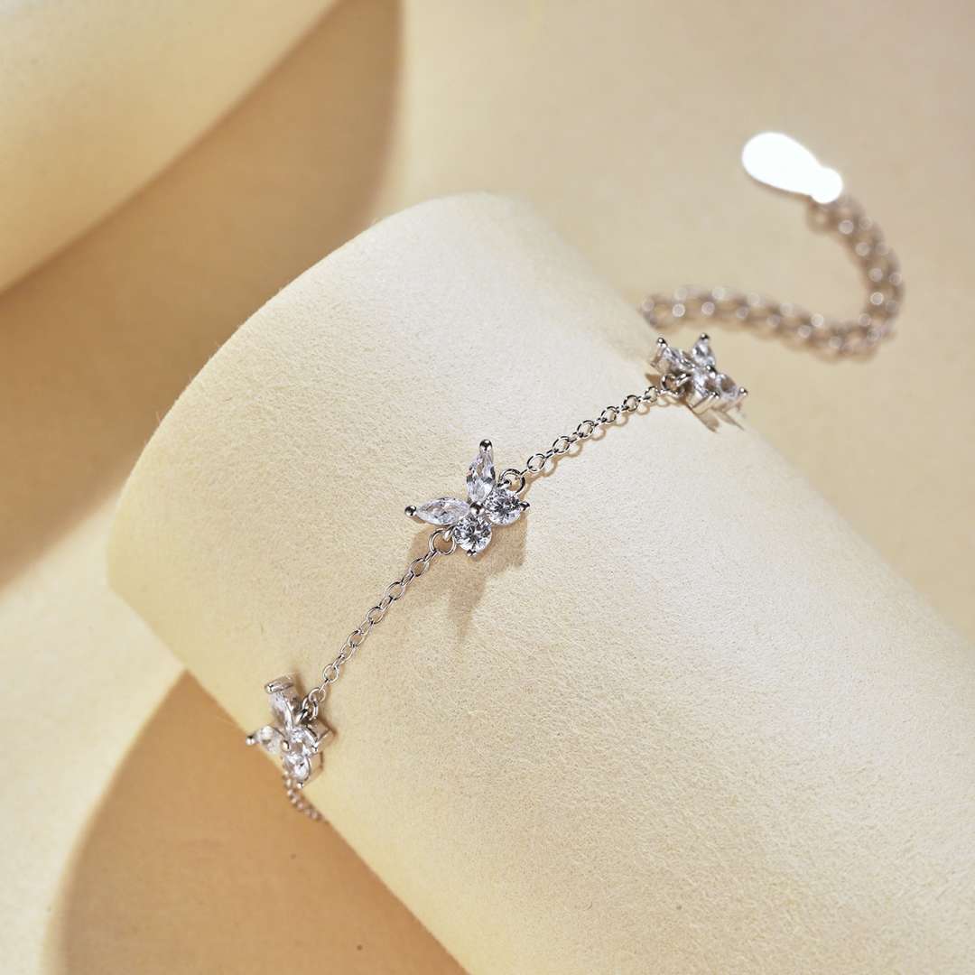 [Am jewelry]Radiant Butterfly Shape Necklace