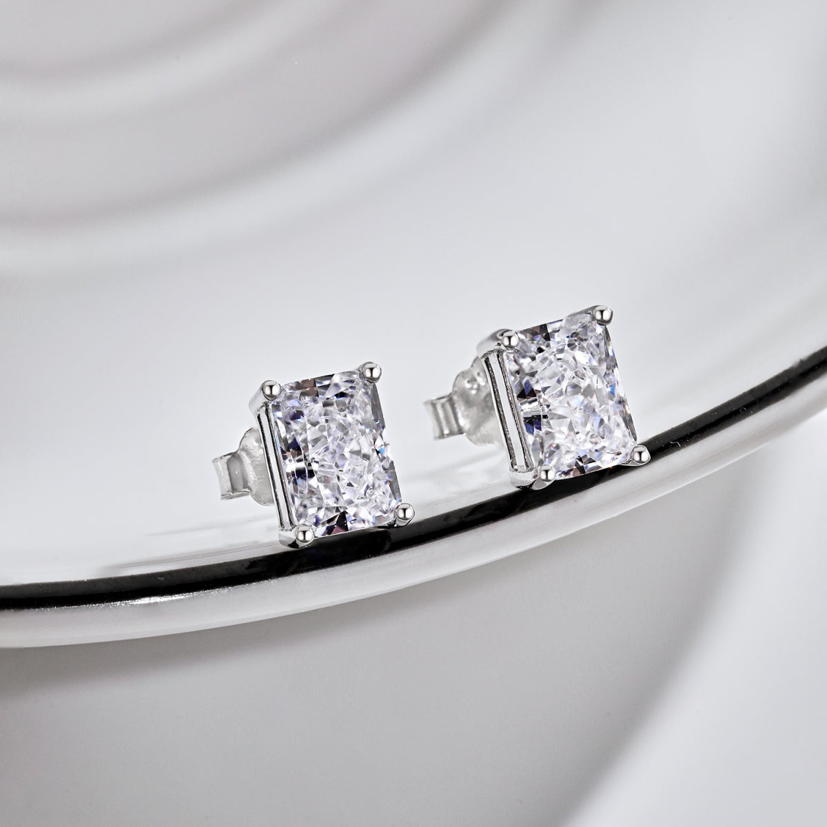 [Am jewelry]Radiant Luxurious Princess Cut Daily Earrings