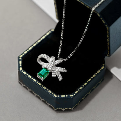 [Am jewelry]Luxurious Flower Shape Emerald Cut Necklace