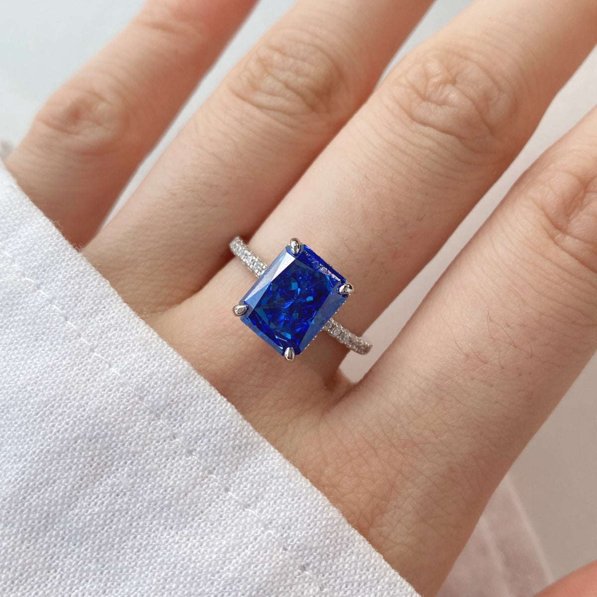 [Am jewelry]4.0 Carat Luxurious Engagement Ring