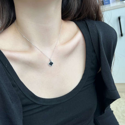 [Am jewelry]Dainty Flower Shape Necklace
