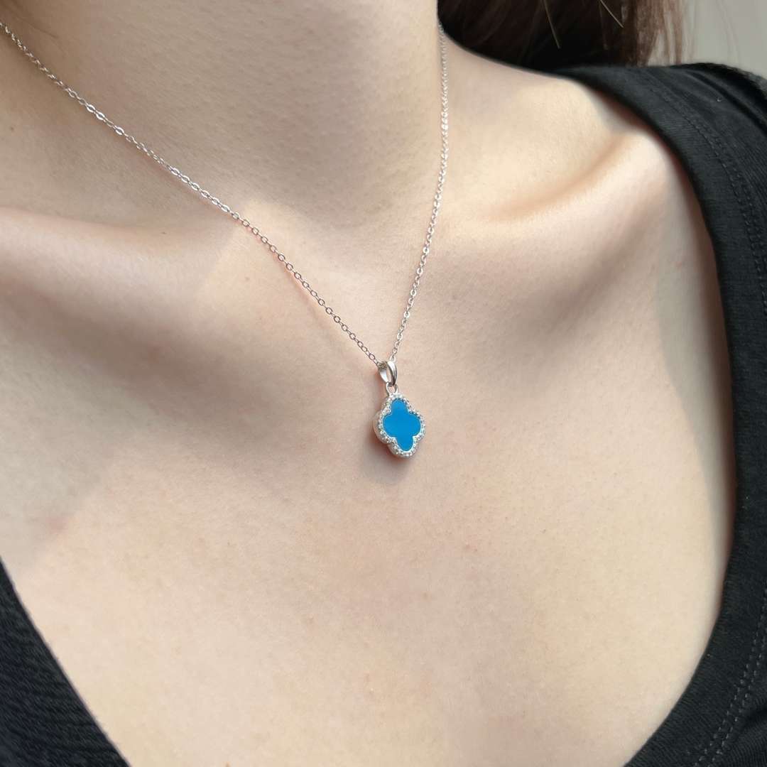 [Am jewelry]Dainty Flower Shape Necklace