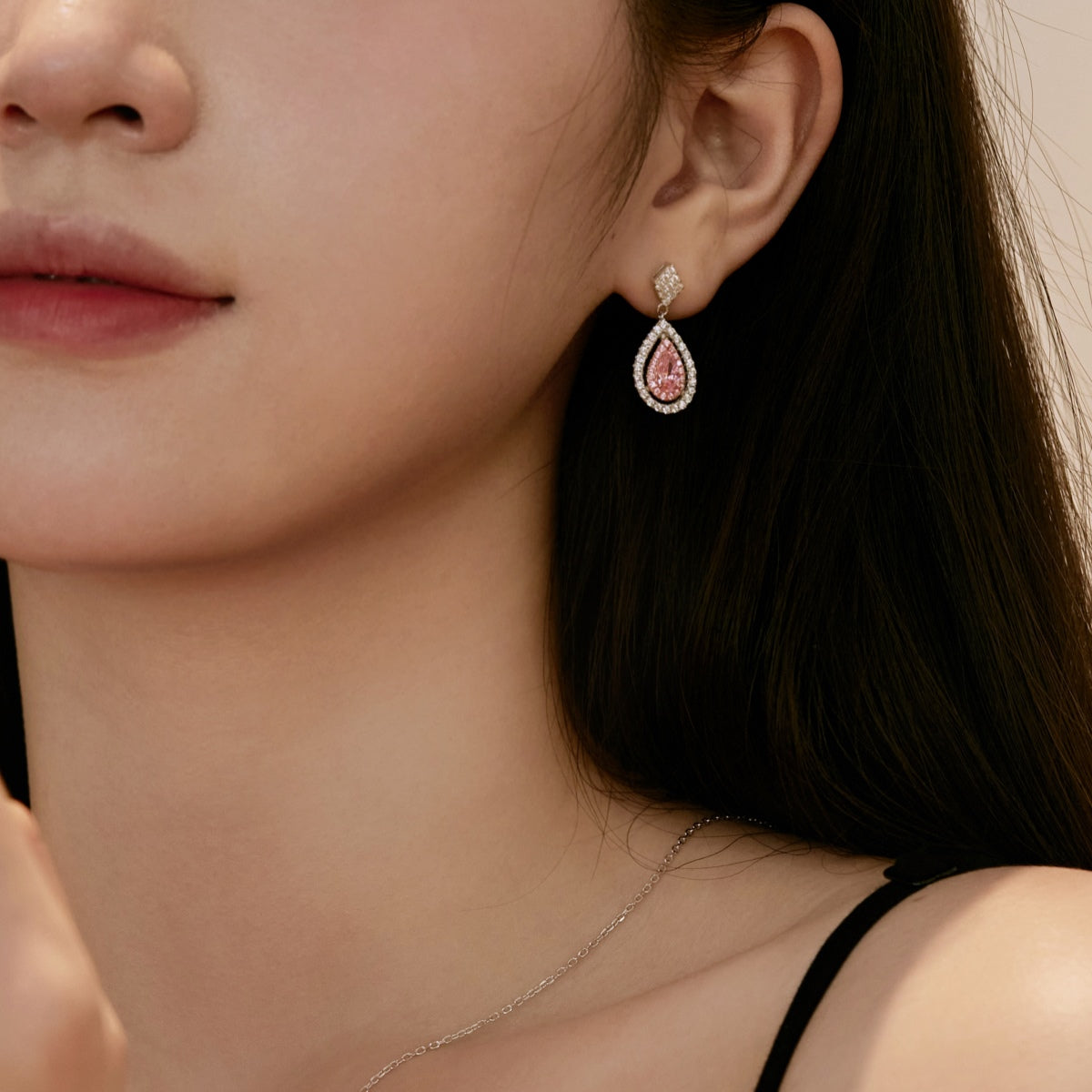 [Am jewelry]Ornate Delicate Water Drop Shape Banquet Earrings