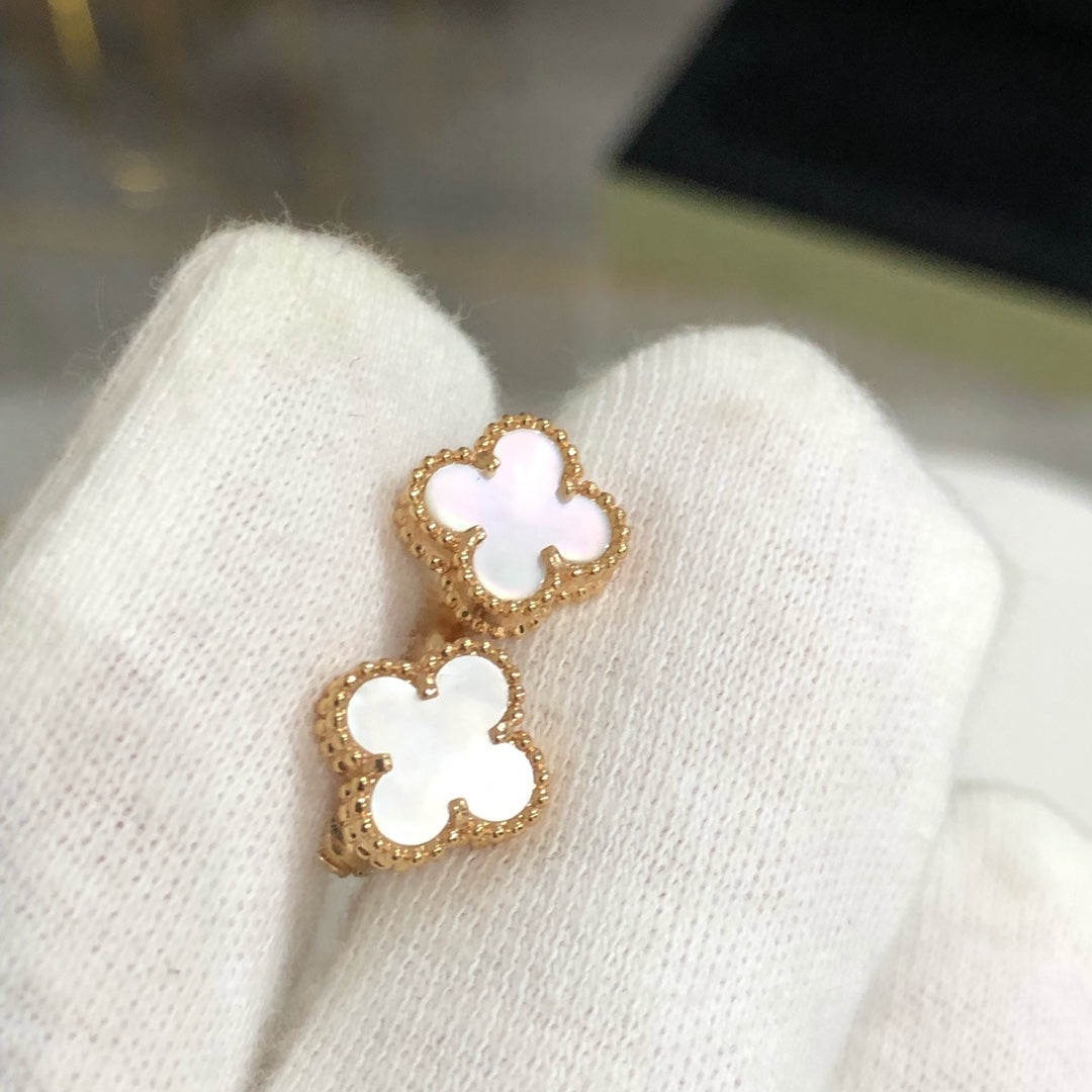 [Am jewelry]CLOVER MINI GOLD EARRINGS