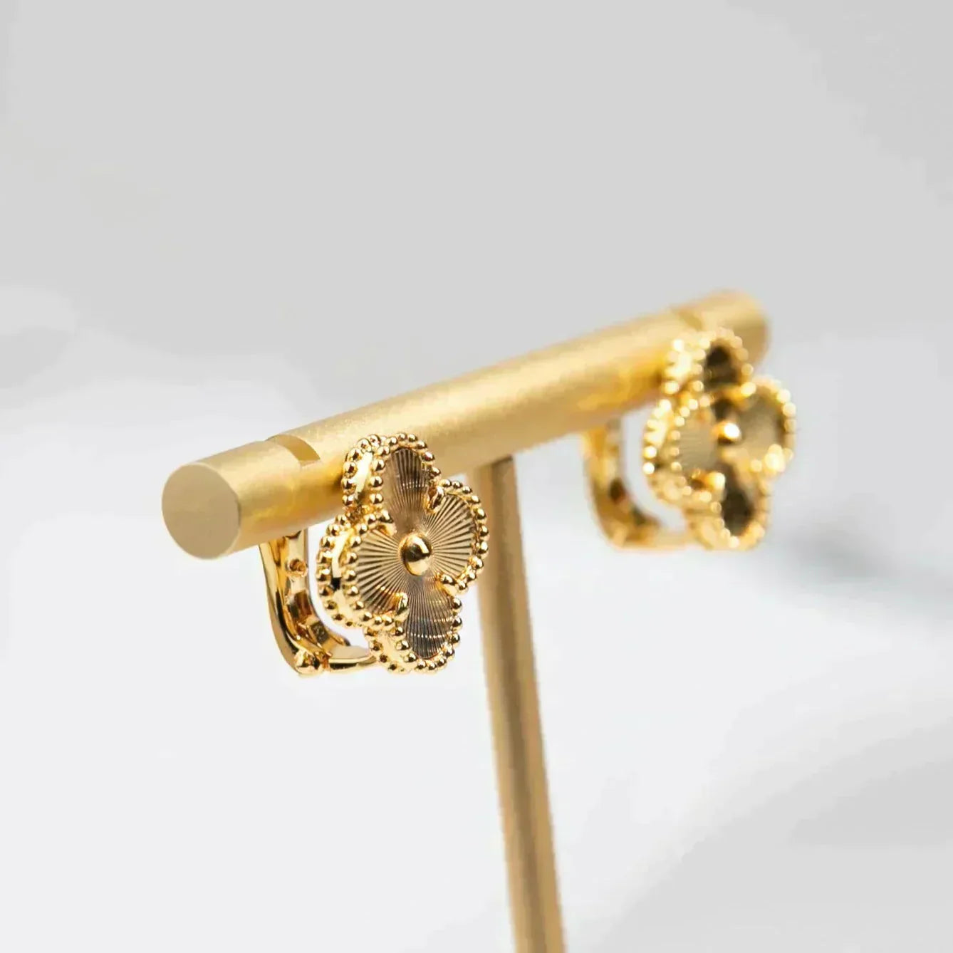 [Am jewelry]CLOVER MEDIUM 1 MOTIFS LASER EARRINGS