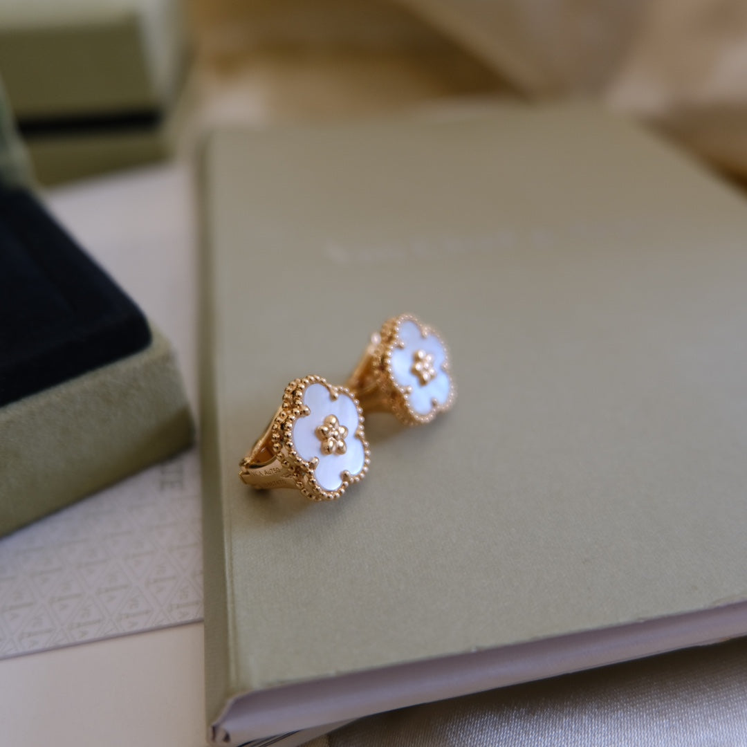 [Am jewelry]LUCKY PINK GOLD WHITE MOP EARRINGS