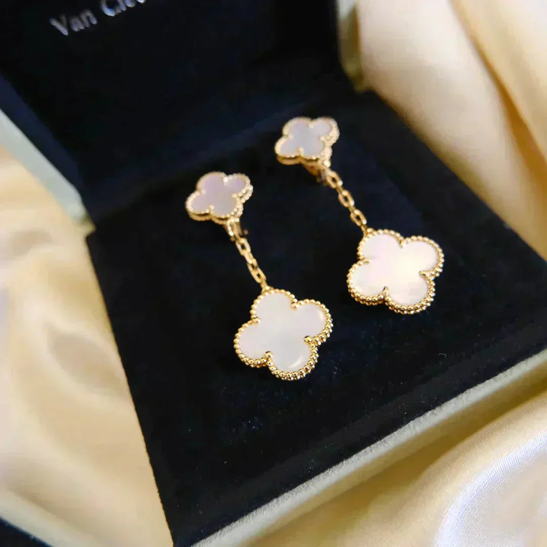 [Am jewelry]CLOVER 2 MOTIF WHITE MOP EARRINGS