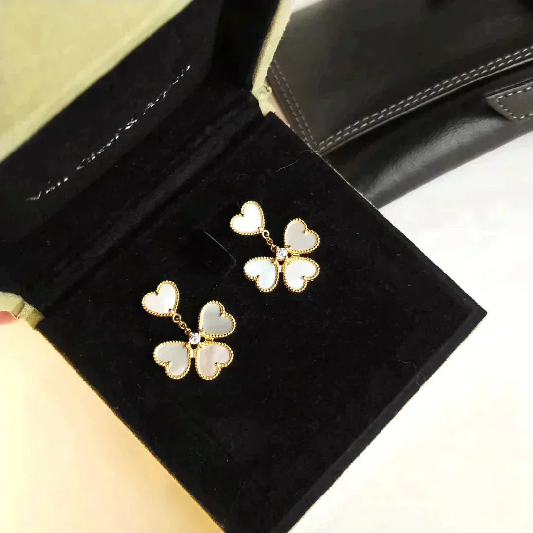 [Am jewelry]CLOVER SWEET WHITE MOP EARRINGS