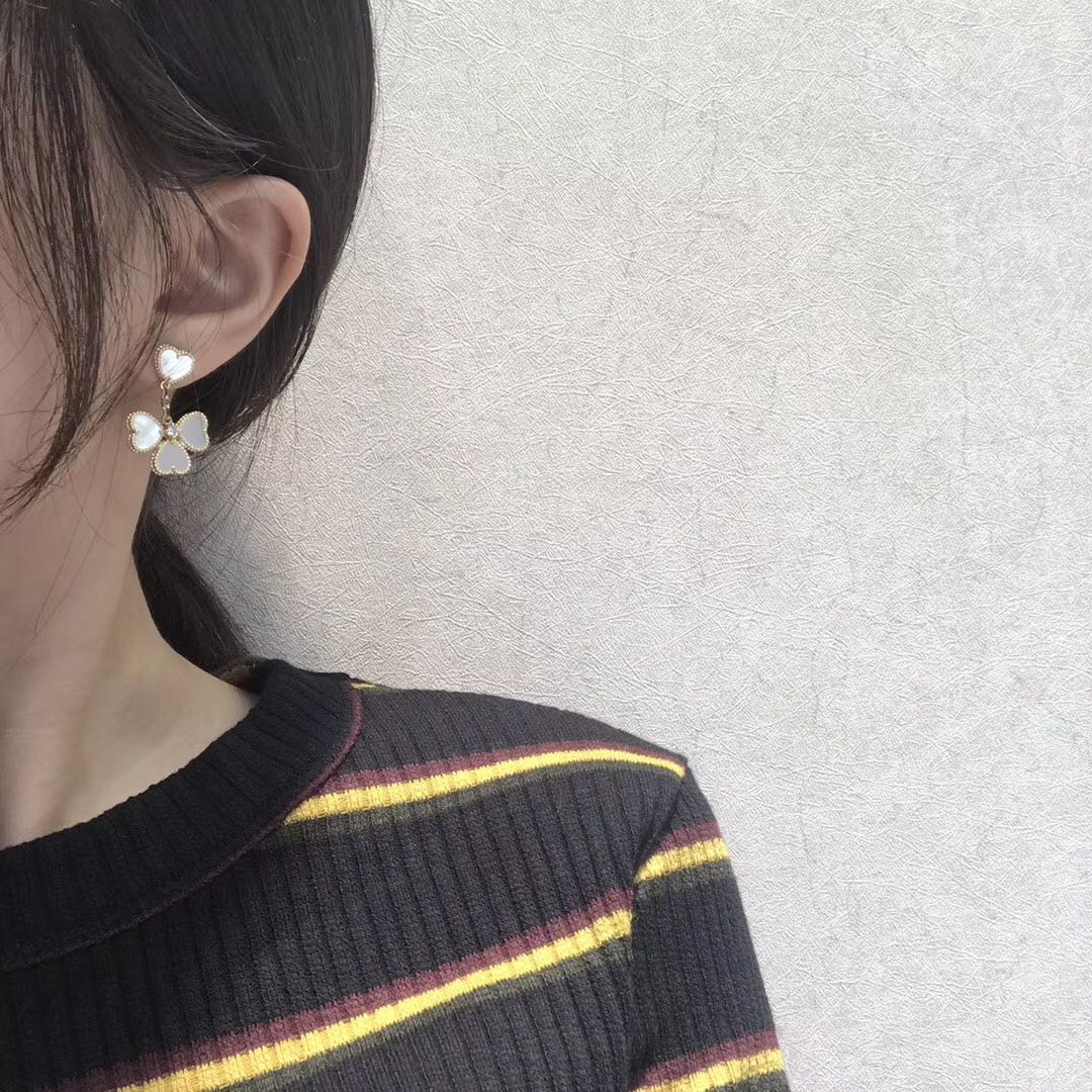 [Am jewelry]CLOVER SWEET WHITE MOP EARRINGS