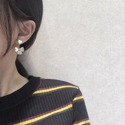 [Am jewelry]CLOVER SWEET WHITE MOP EARRINGS