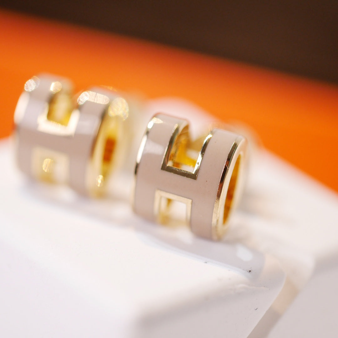 [Am jewelry]MINI POP H GOLD EARRINGS GREY