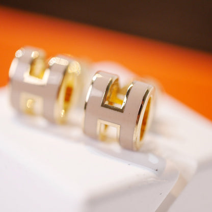 [Am jewelry]MINI POP H GOLD EARRINGS GREY