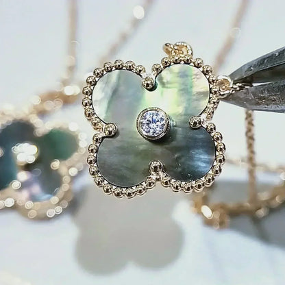 [Am jewelry]CLOVER 15MM DIAMOND AND MOTHER-OF-GREY NECKLACE
