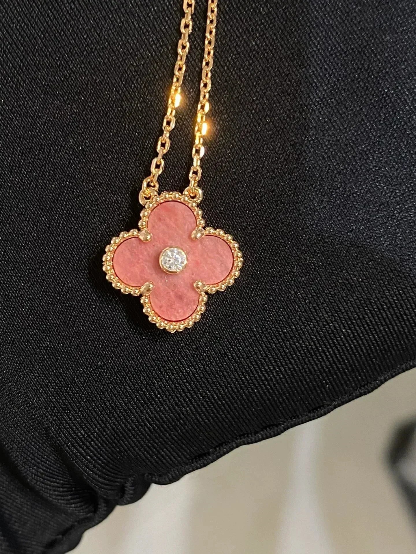 [Am jewelry]CLOVER 15MM DIAMOND RHODONITE NECKLACE