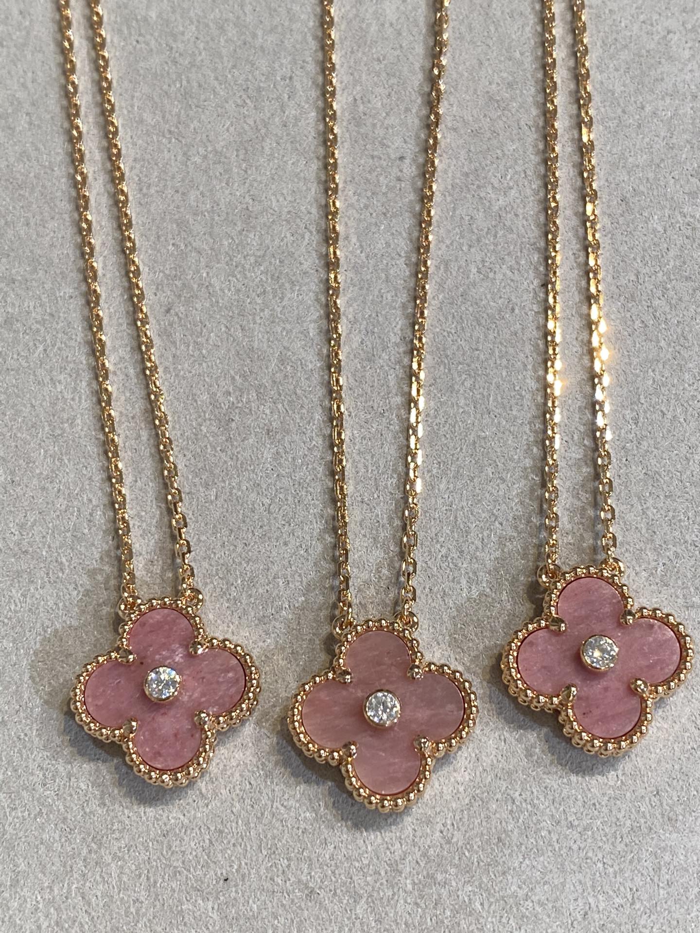 [Am jewelry]CLOVER 15MM DIAMOND RHODONITE NECKLACE