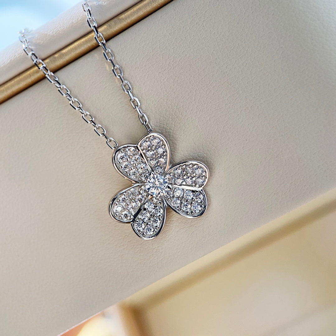 [Am jewelry]CLOVER DIAMOND NECKLACE SILVER