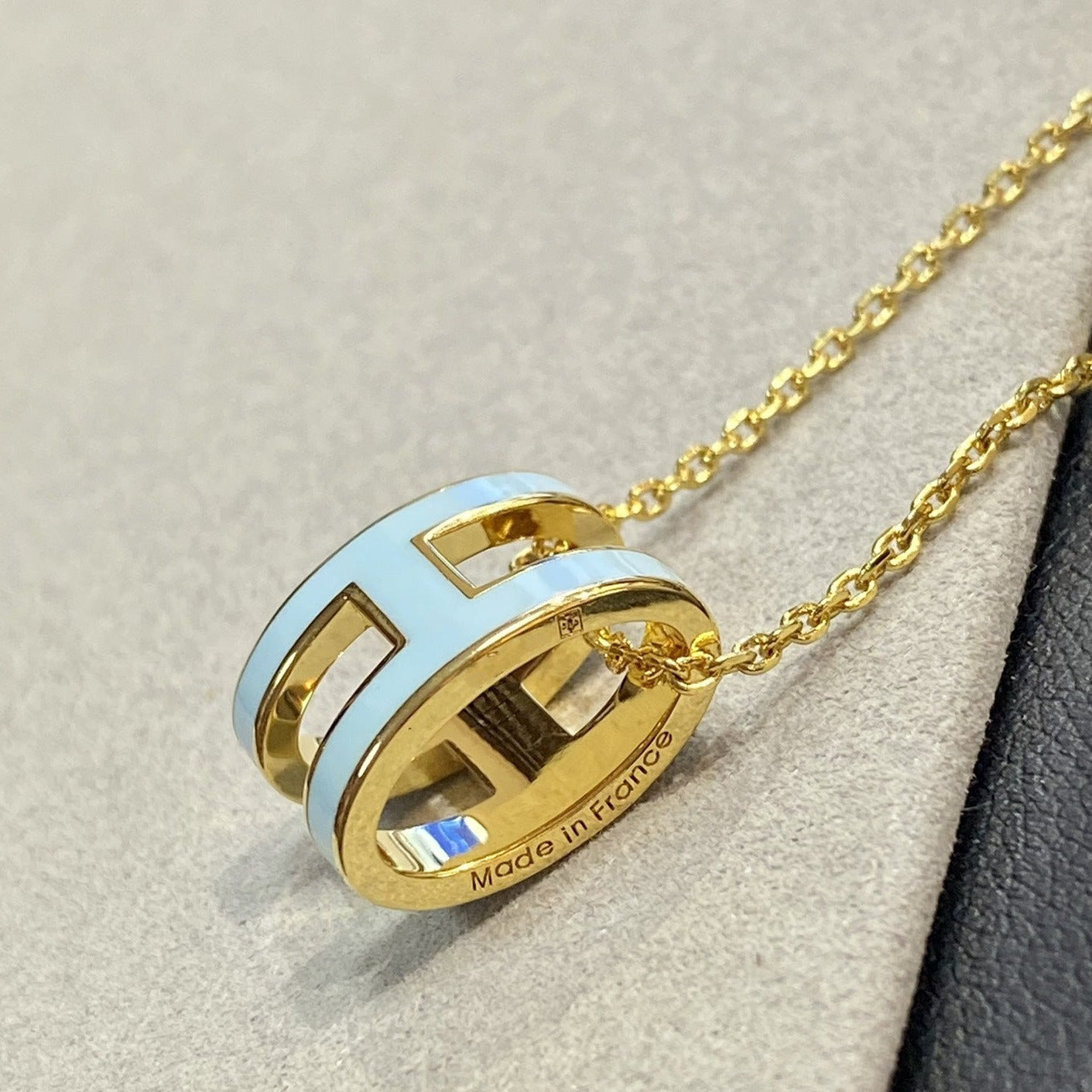 [Am jewelry]POP H LIGHT BLUE NECKLACE