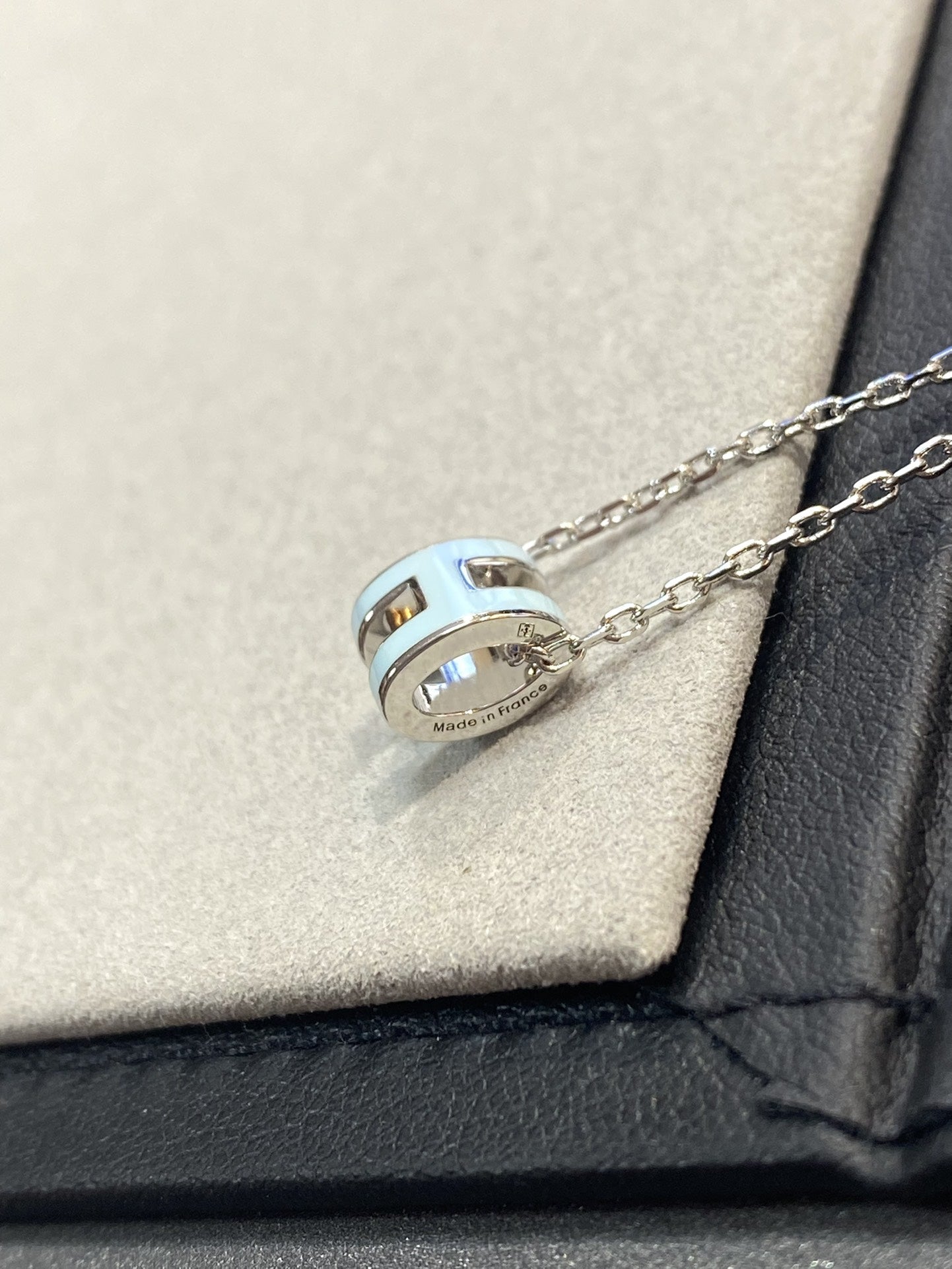 [Am jewelry]POP H LIGHT BLUE NECKLACE