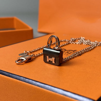 [Am jewelry]CONSTANCE BLACK PEDANT PINK GOLD NECKLACE