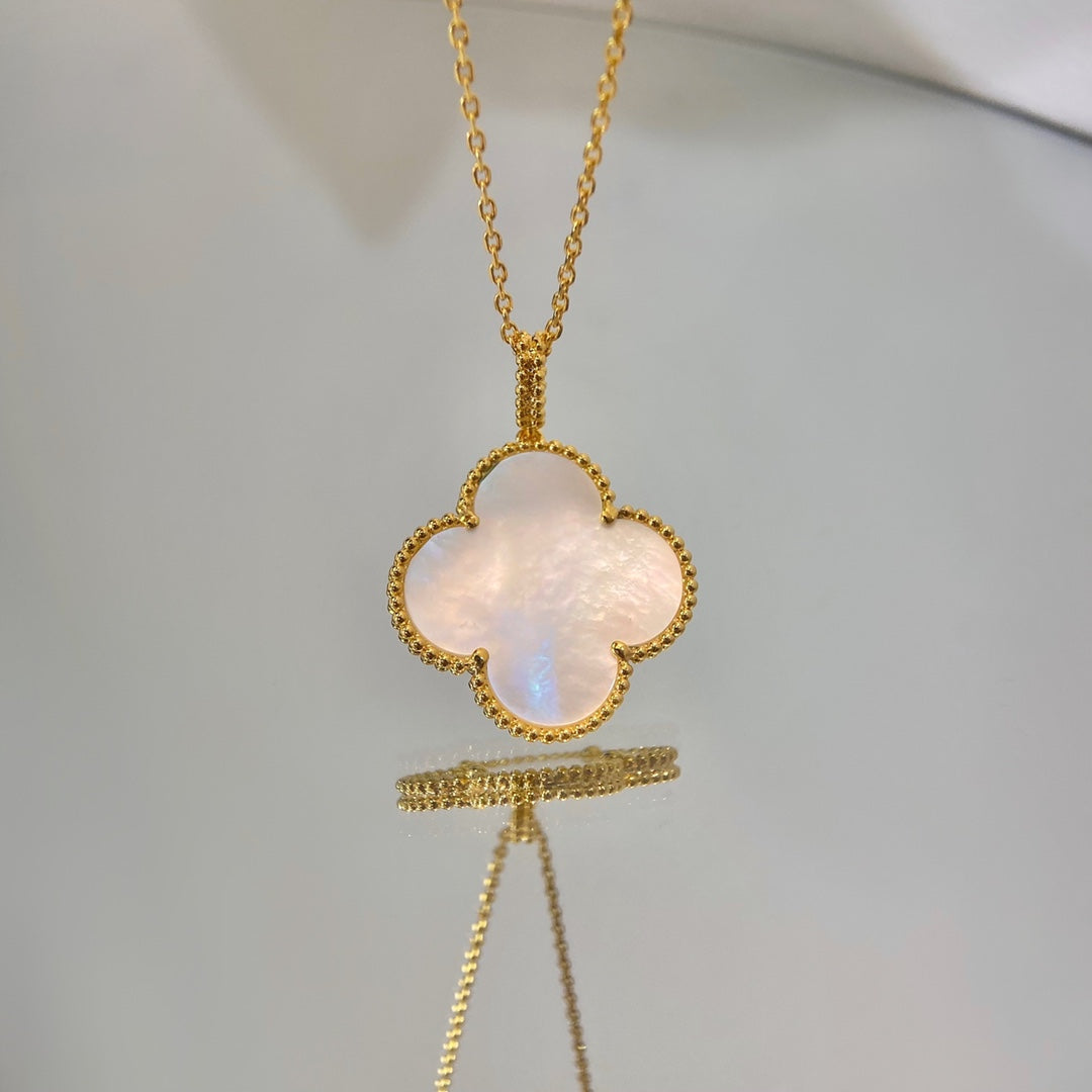 [Am jewelry]CLOVER 25MM MOP LARGE PENDANT NECKLACE