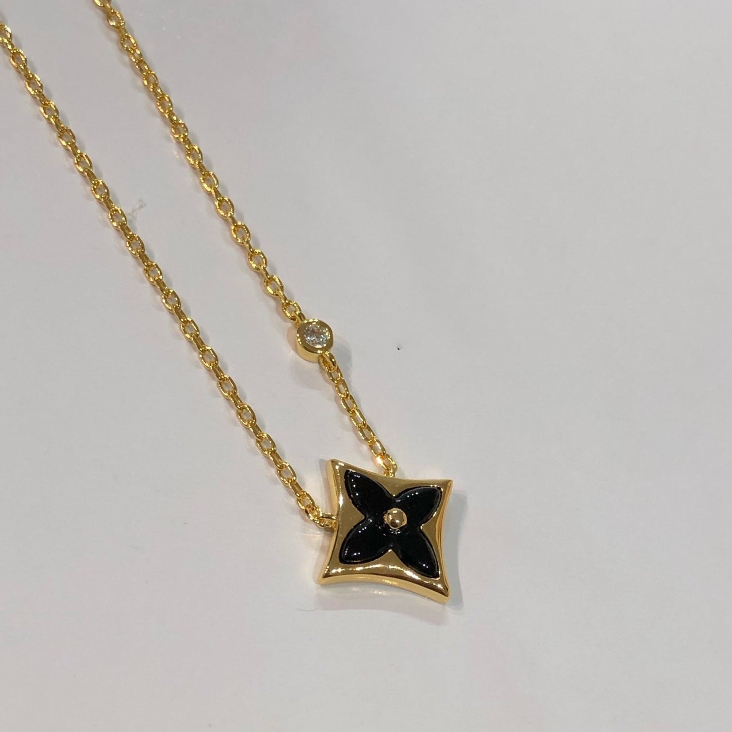 [Am jewelry]STAR BLACK MOP NECKLACE