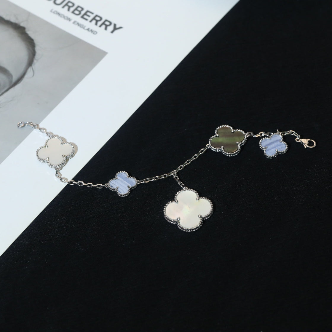 [Am jewelry]CLOVER BRACELET 5 MOTIFS MOP CHALCEDONY SILVER