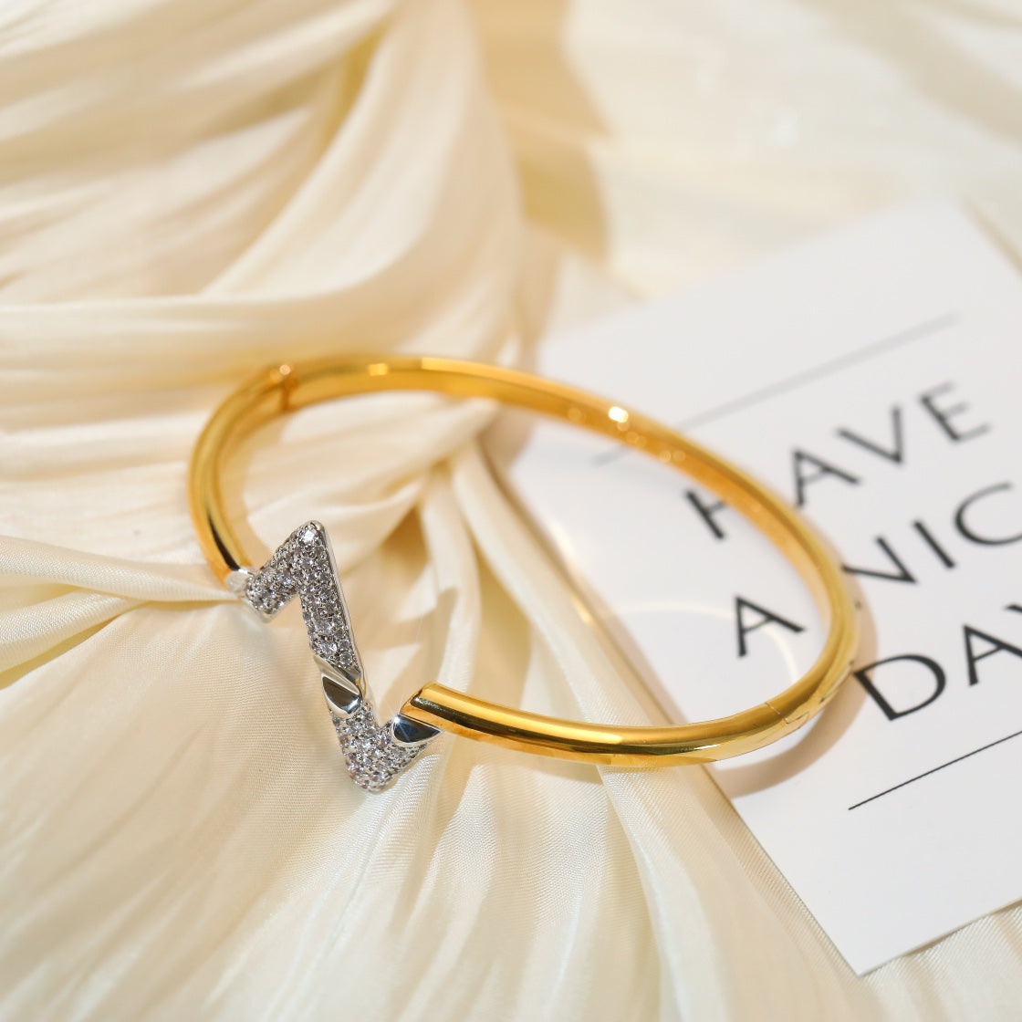 [Am jewelry]VOLTE UPSITE DOWN GOLD DIAMOND BRACELET