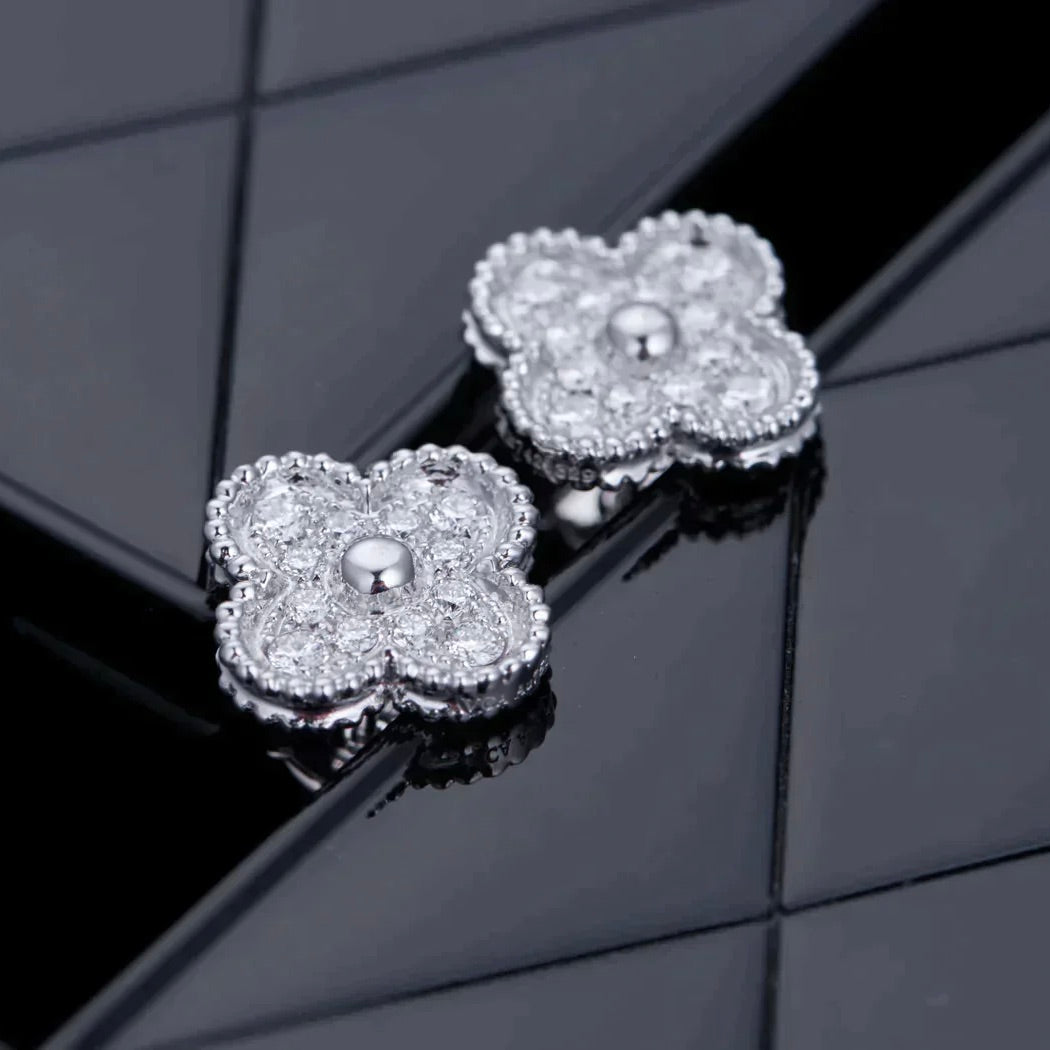 [Am jewelry]CLOVER 1 MOTIFS DIAMOND STUD EARRINGS SILVER