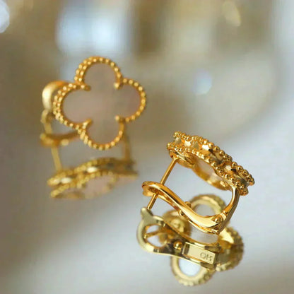 [Am jewelry]CLOVER MEDIUM 1 MOTIFS  WHITE MOP STUD EARRINGS