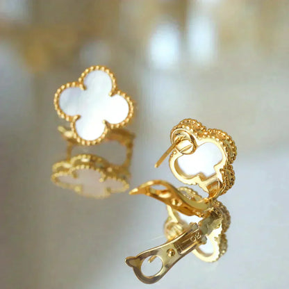[Am jewelry]CLOVER MEDIUM 1 MOTIFS  WHITE MOP STUD EARRINGS