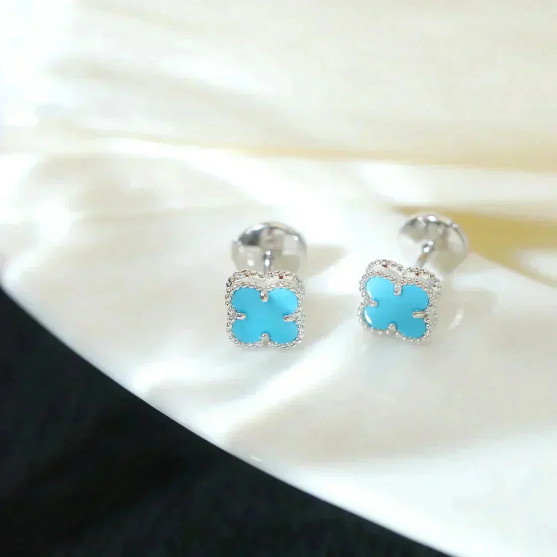 [Am jewelry]CLOVER MINI TUROUOISE SILVER STUD EARRINGS