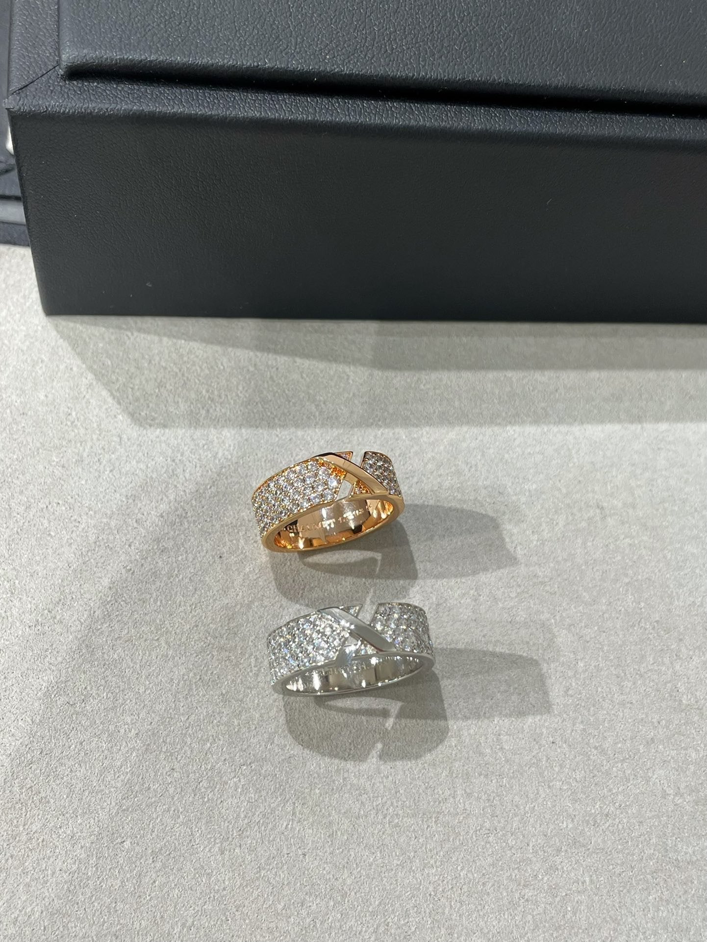 [Am jewelry]LIENS EVIDENCE  DIAMOND PAVED RING