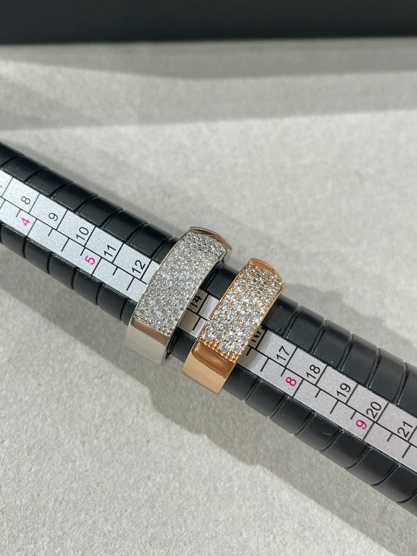 [Am jewelry]LIENS EVIDENCE  DIAMOND PAVED RING