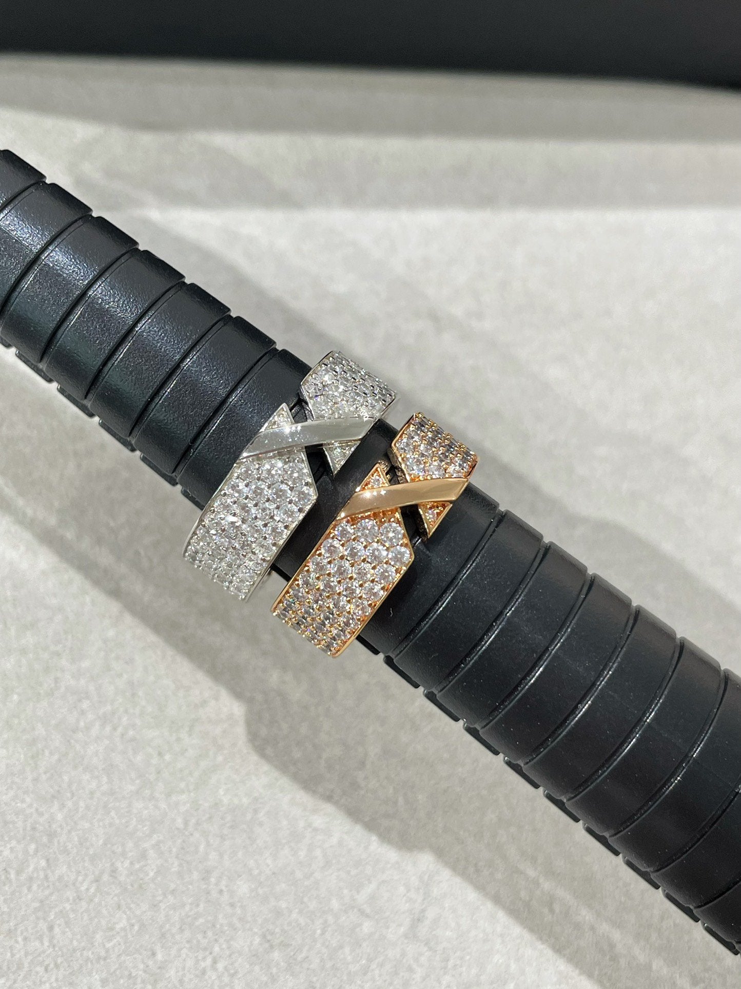 [Am jewelry]LIENS EVIDENCE  DIAMOND PAVED RING