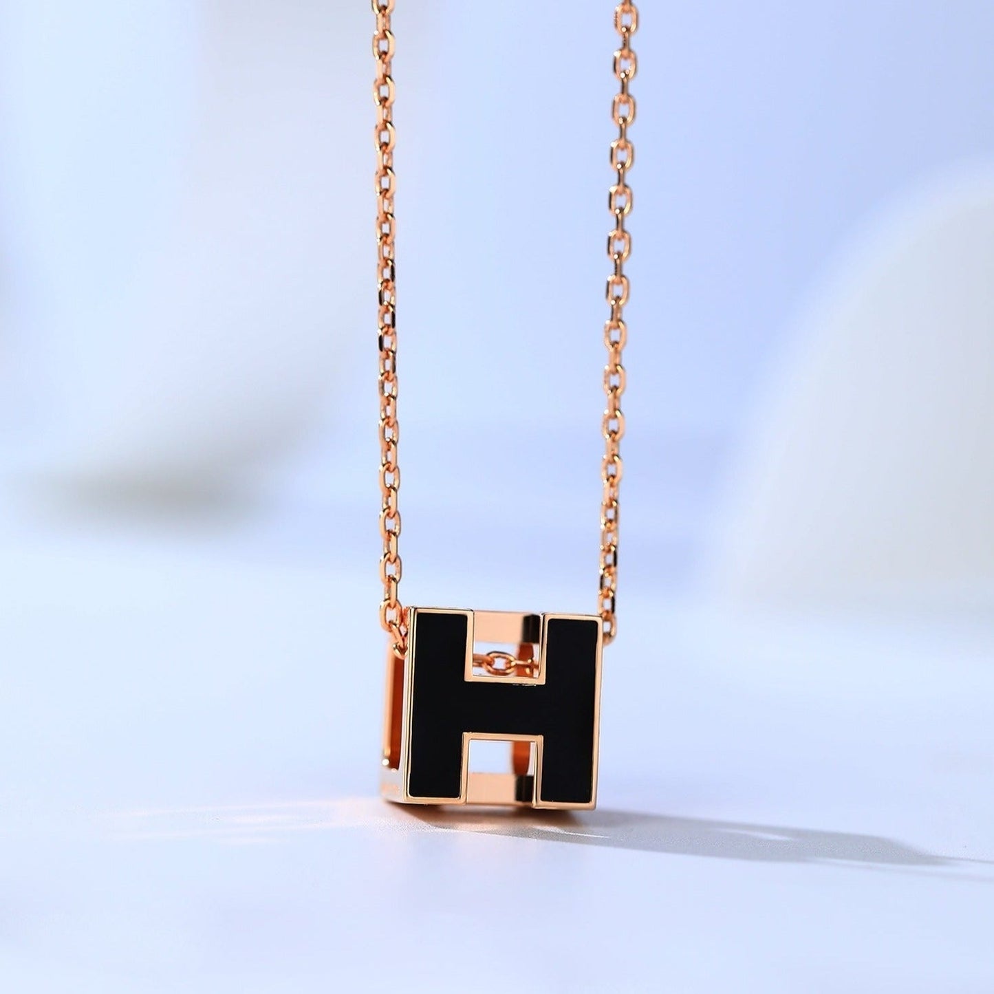 [Am jewelry]H CAGE PINK GOLD NECKLACE
