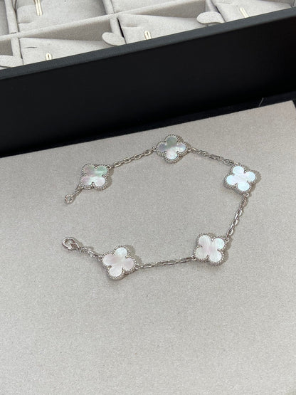 [Am jewelry]CLOVER WHITE PEARL MOP 5 MOTIF BRACELET COLLECTION